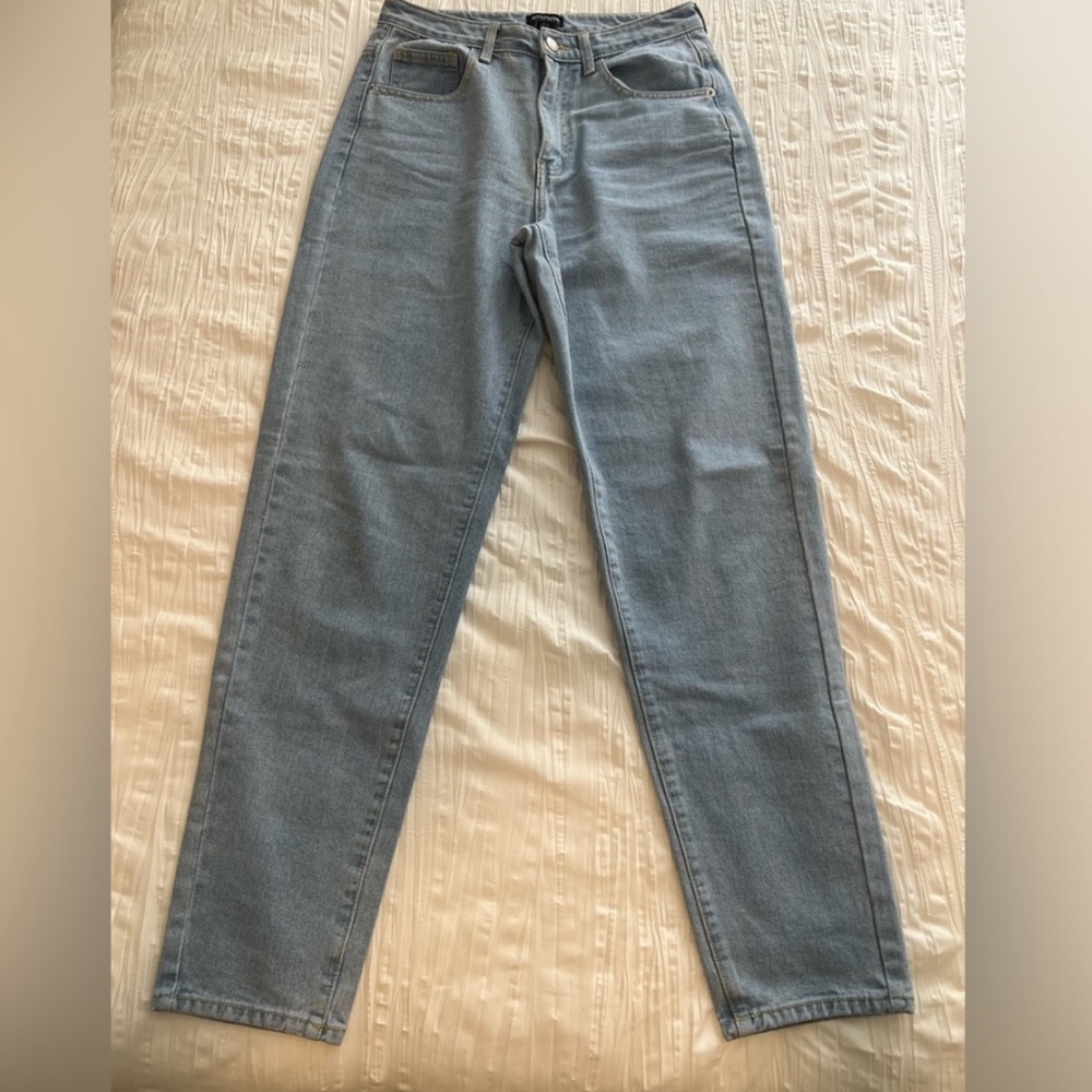 Women's Light Blue Wash Mom Jeans